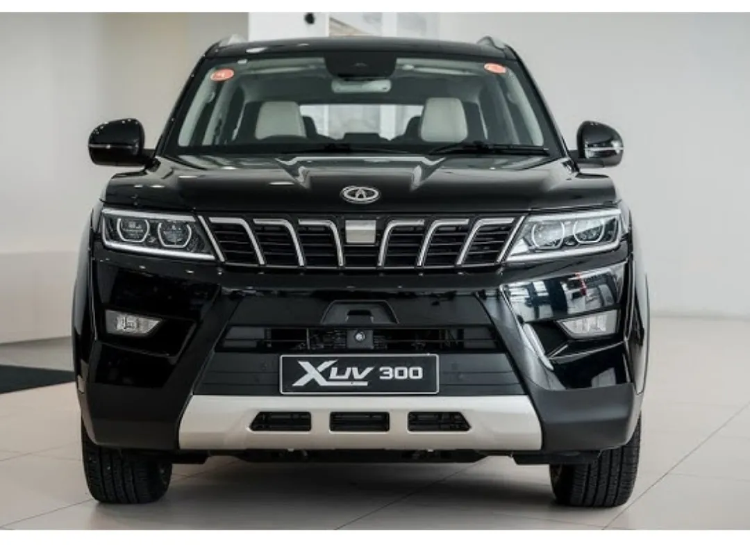 Mahindra XUV300 K6+