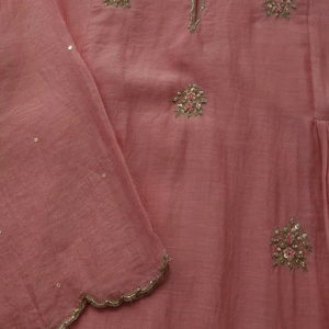 Elegant Hand-Embroidered Kurta Set – Rose Pink