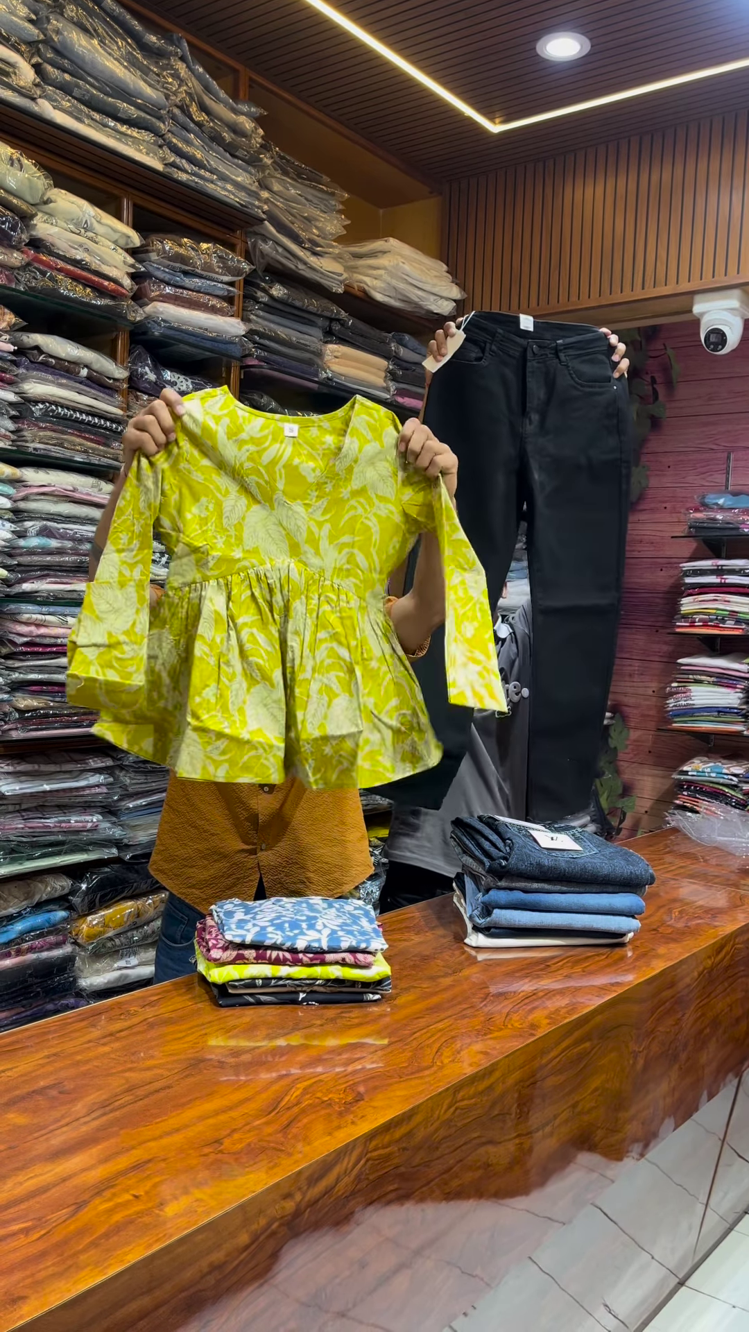 Black Floral Peplum Top with White Straight Pants – Chic Casual Co-Ord Set for Everyday Elegance - Image 7