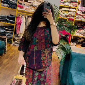 Women’s Multicolor Printed Kurta with Pearl Handle Mini Bag – Ethnicwear Store Mirror Portrait Look