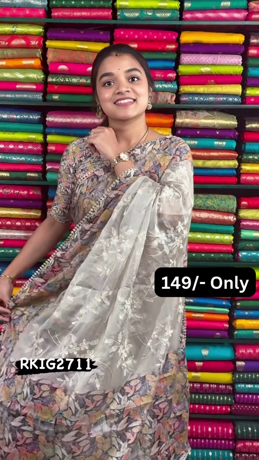 Women’s Floral-Patterned Beige Saree with White Embroidered Pallu - Image 3