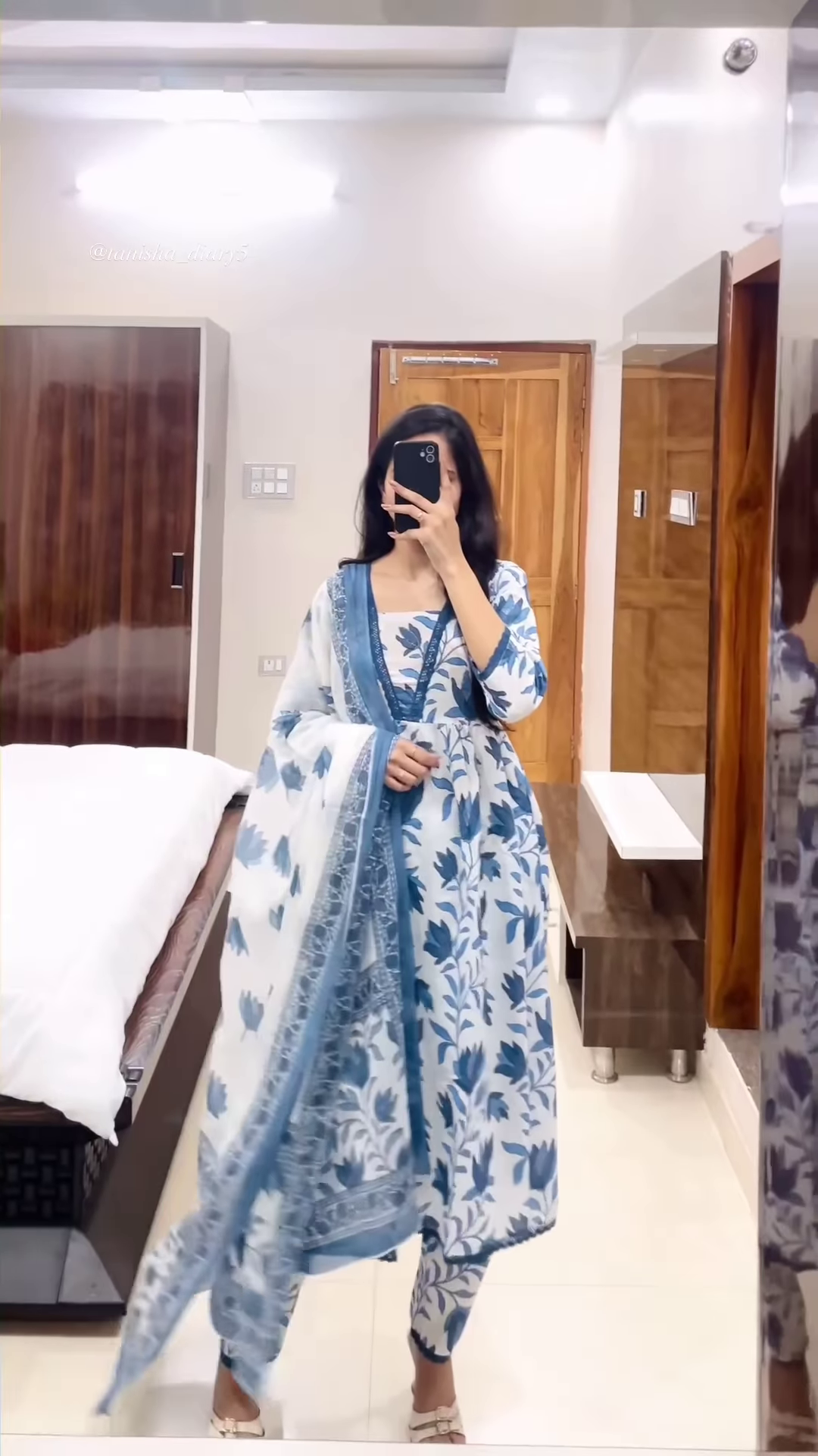 Women’s Yellow Floral Printed Kurti with Red Neckline Border – Ethnic Everyday Ensemble with Seasonal Charm - Image 2