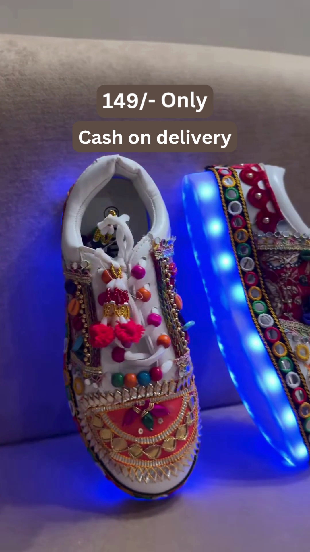 Unisex White Ethnic Mojari Footwear with Multicolor Bead Embroidery – Festive Pair with Red Light Showcase Styling - Image 7