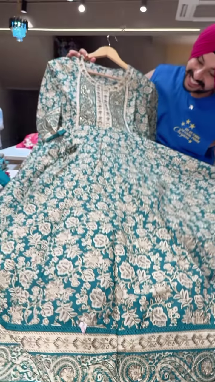 Women’s Teal Embroidered Long Kurti with Beige Floral & Paisley Motifs – Ethnicwear Portrait Piece for Seasonal Styling - Image 3